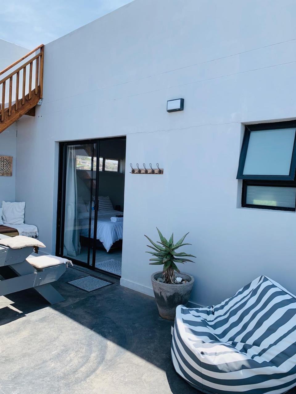 Lower Point Surf Studio Jeffreys Bay Esterno foto
